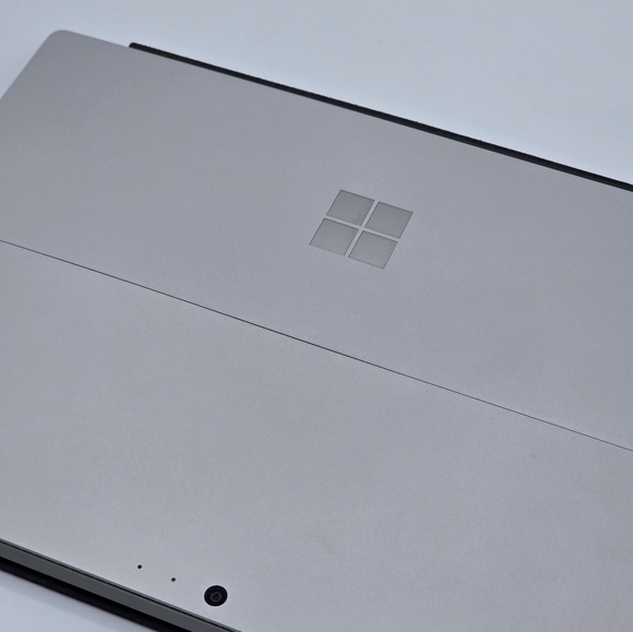 Microsoft Surface Pro 4 12.3" Tablet (Intel Core i5, 4GB RAM, 128GB SSD, Silver) - Picture 3 of 16